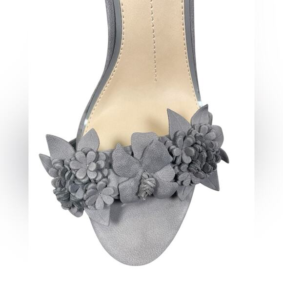 Gianni Bini Kehlani 3D Floral Suede Leather Heeled Sandal Women’s Size 8.5M Grey - Picture 3 of 11
